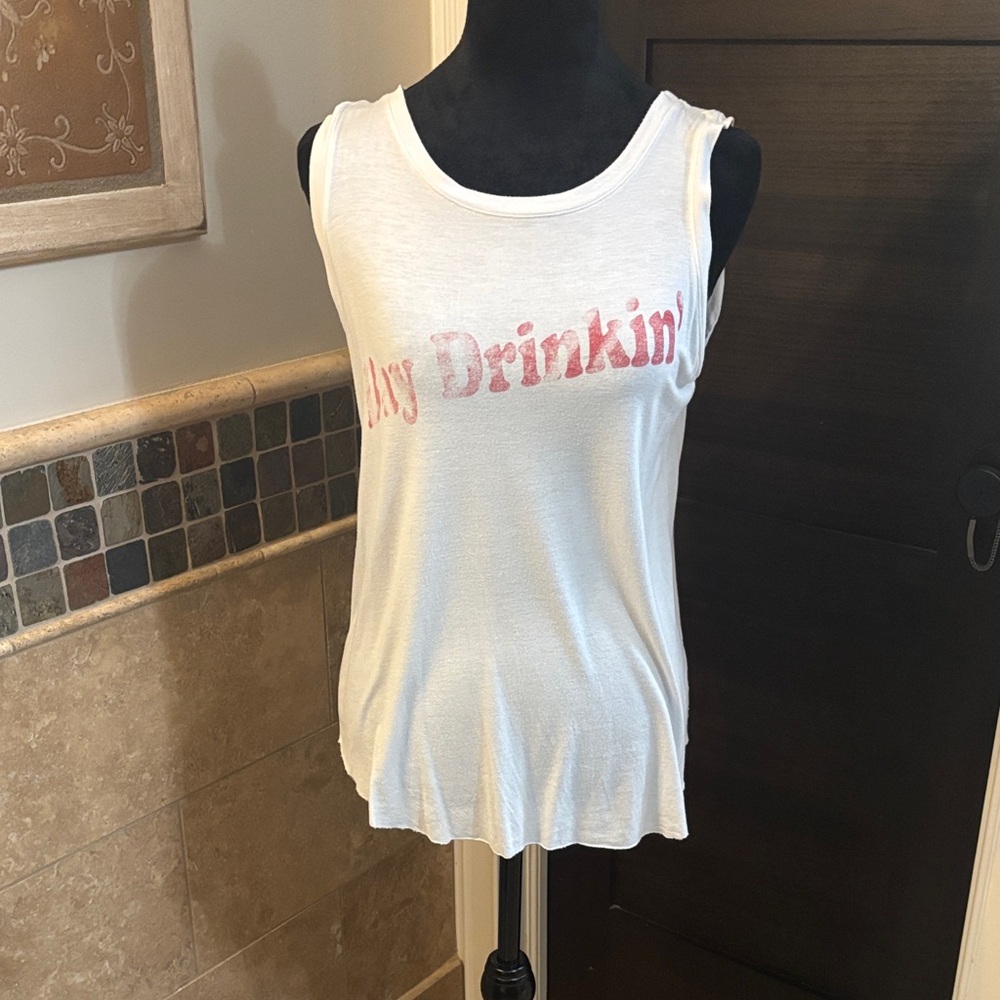 Chic White Tank Top with Pink Graphic